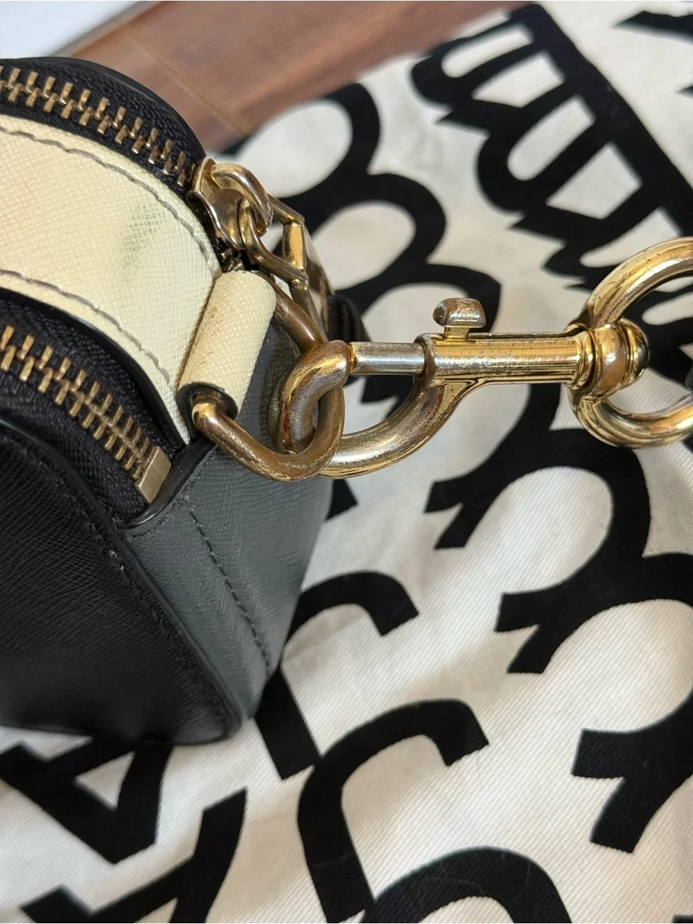 The marc jacobs snapshot black and Cream Crossbody Camera Bag